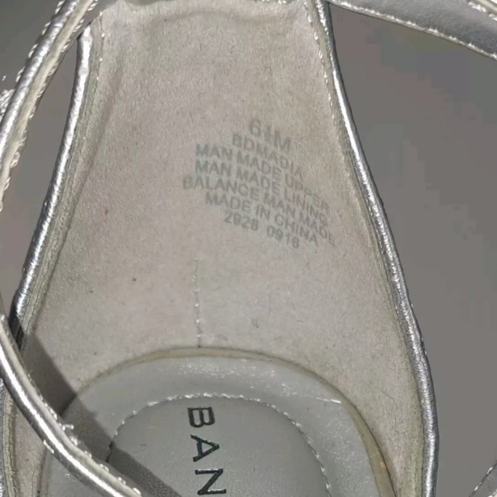 Bandolino Madia Silver Heels Size 6.5M Ankle Strap Metallic Grey Pumps SB5#17 - Picture 3 of 8